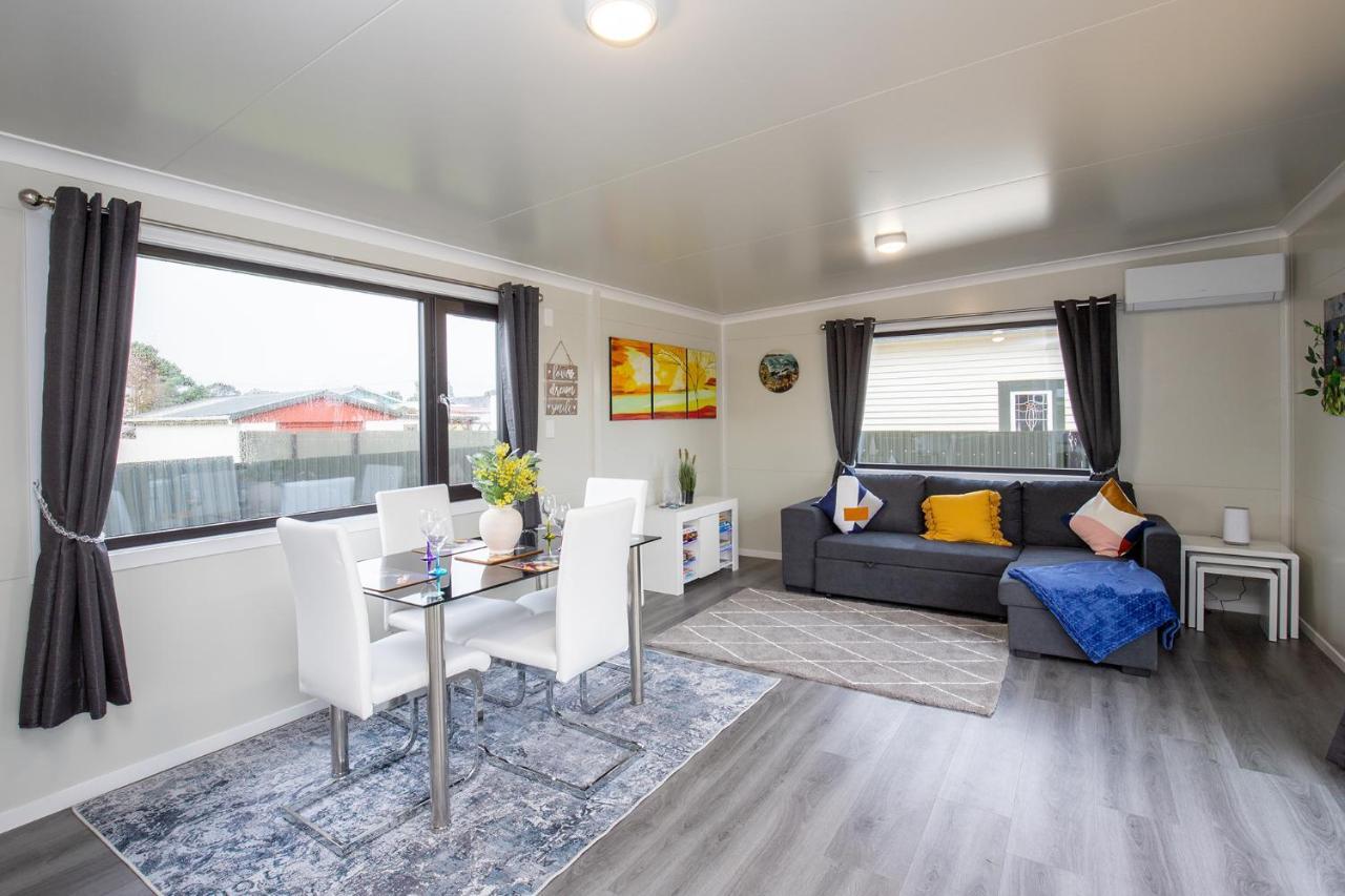 Affordable Modern Accommodation Westport Buitenkant foto