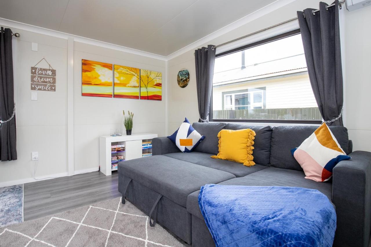 Affordable Modern Accommodation Westport Buitenkant foto